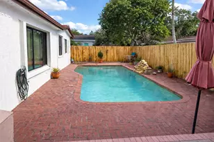 10478 NW 4th St, Plantation, FL 33324 - Photo 2