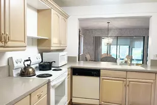 5750 Fairway Park Ct, Boynton Beach, FL 33437 - Photo 8