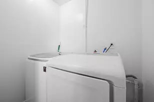 2571 NW 18th Ct, Fort Lauderdale, FL 33311 - Photo 10
