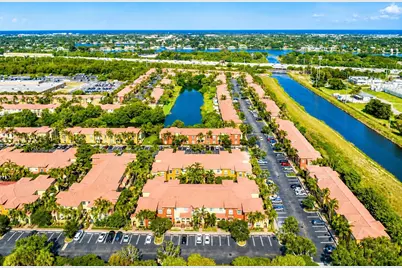 340 Lake Monterey Circle, Boynton Beach, FL 33426 - Photo 4