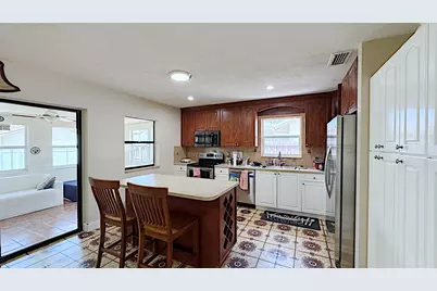 411 SE 4th Street, Dania Beach, FL 33004 - Photo 10