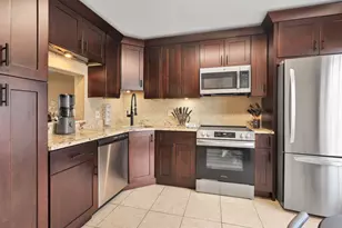 5023 E Society Pl Pl E, West Palm Beach, FL 33415 - Photo 4