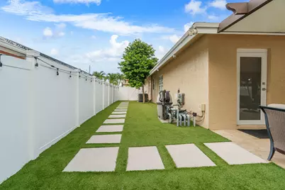 533 NE 1st Avenue, Deerfield Beach, FL 33441 - Photo 34