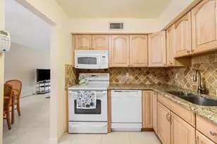 9810 Pineapple Tree Dr, Boynton Beach, FL 33436 - Photo 12