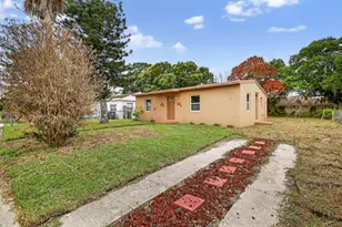 405 N 22nd St, Fort Pierce, FL 34950 - Photo 2