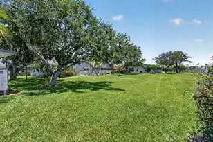 3911 NW Cinnamon Tree Cir, Jensen Beach, FL 34957 - Photo 4