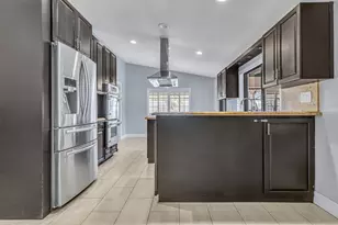 1083 NW 97th Ave, Plantation, FL 33322 - Photo 8