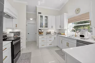 2402 NW 30th St, Boca Raton, FL 33431 - Photo 12