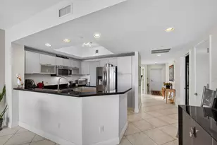 2640 Lake Shore Dr, Riviera Beach, FL 33404 - Photo 10