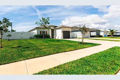 842 NW 9th Avenue, Boynton Beach, FL 33426 - Photo 2