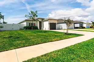 842 NW 9th Ave, Boynton Beach, FL 33426 - Photo 2