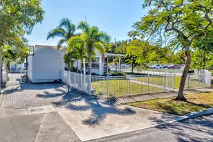736 Rockland Dr, West Palm Beach, FL 33405 - Photo 50