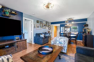 1201 SE Parkview Pl, Stuart, FL 34994 - Photo 2