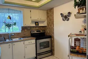 2936 Crosley Dr E, West Palm Beach, FL 33415 - Photo 4