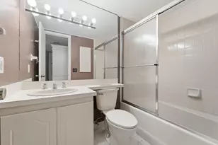 640 Tennis Club Dr, Fort Lauderdale, FL 33311 - Photo 16