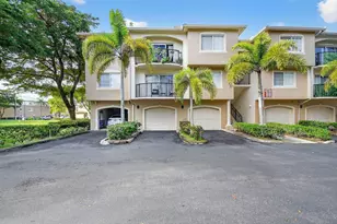 600 Crestwood Ct N, Royal Palm Beach, FL 33411 - Photo 2