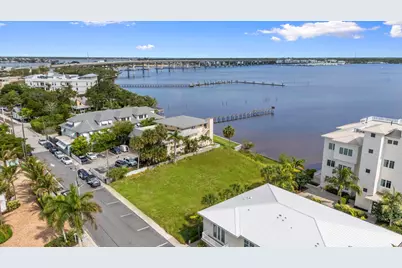 39 SE Seminole Street, Stuart, FL 34994 - Photo 1