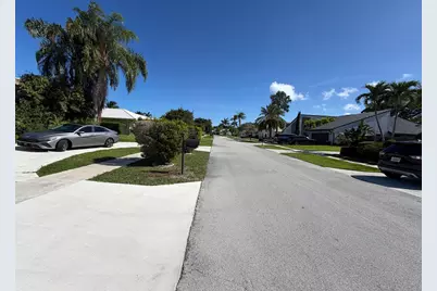 2554 SW 23rd Cranbrook Drive, Boynton Beach, FL 33436 - Photo 14