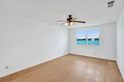 6733 Bayfront Drive, Margate, FL 33063 - Photo 10