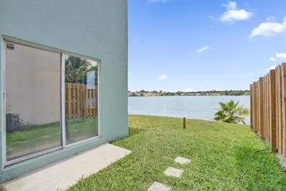 6733 Bayfront Drive, Margate, FL 33063 - Photo 32