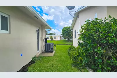7180 NW 10th Court, Margate, FL 33063 - Photo 8