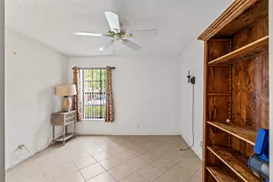 9728 Sills Dr E, Boynton Beach, FL 33437 - Photo 8