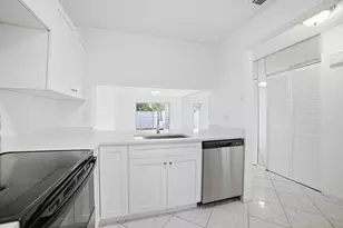 8207 Fairway Rd, Sunrise, FL 33351 - Photo 6