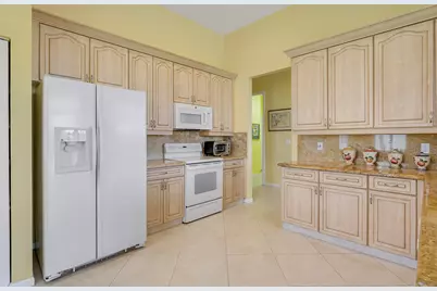 9920 Mantova Drive, Lake Worth, FL 33467 - Photo 12