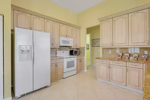 9920 Mantova Dr, Lake Worth, FL 33467 - Photo 12