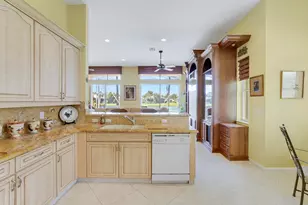9920 Mantova Dr, Lake Worth, FL 33467 - Photo 10