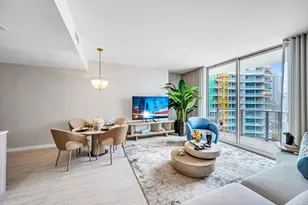 77 SE 5th St, Miami, FL 33131 - Photo 34