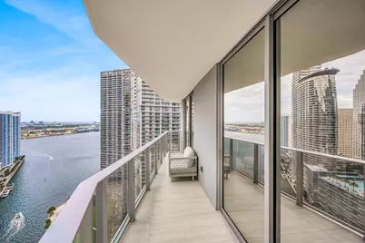 77 SE 5th Street #1807, Miami, FL 33131 - Photo 14