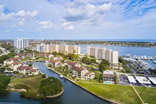 136 Lakeshore Dr, North Palm Beach, FL 33408 - Photo 2