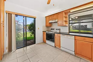 5537 Parkwalk Cir E, Boynton Beach, FL 33472 - Photo 6