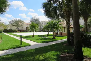 9825 Baywinds Dr, West Palm Beach, FL 33411 - Photo 4
