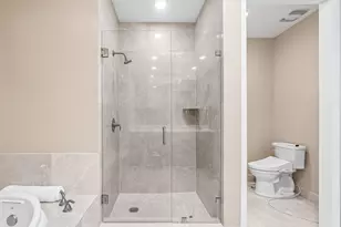 2650 Lake Shore Dr, West Palm Beach, FL 33404 - Photo 16
