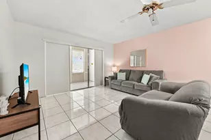 701 Lori Dr, Palm Springs, FL 33461 - Photo 10