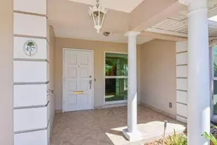 437 French Royale Cir, Atlantis, FL 33462 - Photo 4