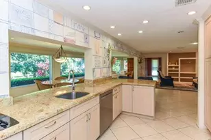437 French Royale Cir, Atlantis, FL 33462 - Photo 14
