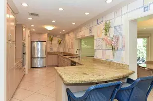 437 French Royale Cir, Atlantis, FL 33462 - Photo 12
