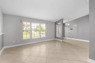 3087 SE Galt Cir, Port Saint Lucie, FL 34984 - Photo 4