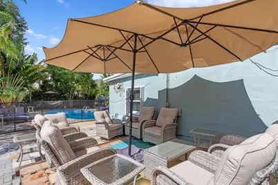 702 W Bloxham Street, Lantana, FL 33462 - Photo 2