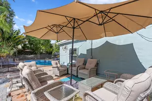 702 W Bloxham St, Lantana, FL 33462 - Photo 2