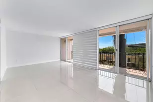 9240 Fontainebleau Blvd, Miami, FL 33172 - Photo 2