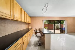 3909 Parkside Ln, Hollywood, FL 33021 - Photo 20