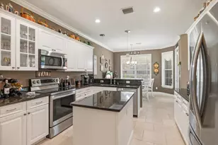 5828 Pine Ridge Cir, Vero Beach, FL 32967 - Photo 10
