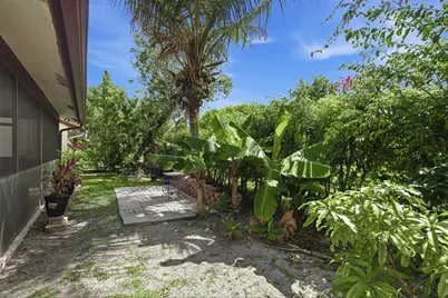 7040 Golf Pointe Circle, Tamarac, FL 33321 - Photo 24