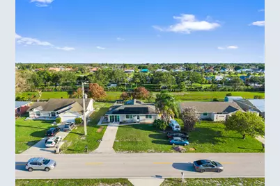 386 SE Oakridge Drive, Port Saint Lucie, FL 34984 - Photo 2
