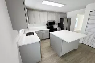 3920 Woodside Dr, Coral Springs, FL 33065 - Photo 6