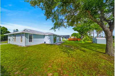 662 SE Essex Drive, Port Saint Lucie, FL 34984 - Photo 34